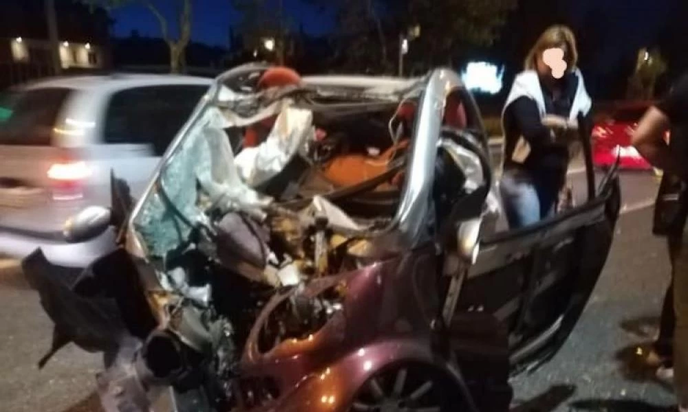 Σοβαρό τροχαίο στη Μαραθώνος με ανατροπή λεωφορείου